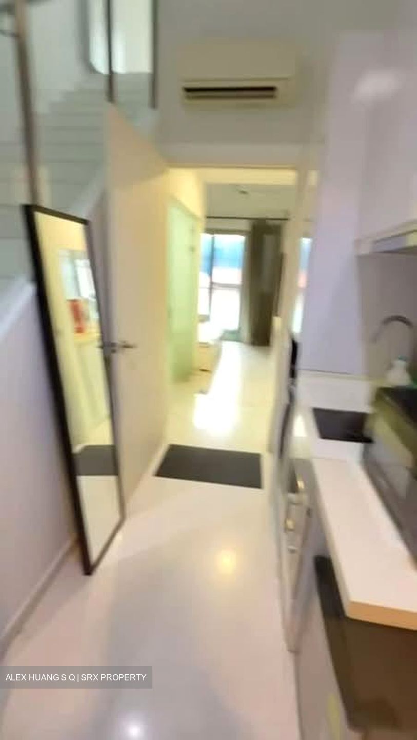 # 1 Loft (D14), Apartment #570606641